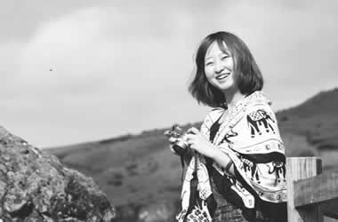 高原烈日下，那個(gè)風(fēng)一樣的女子，驚艷了時(shí)光