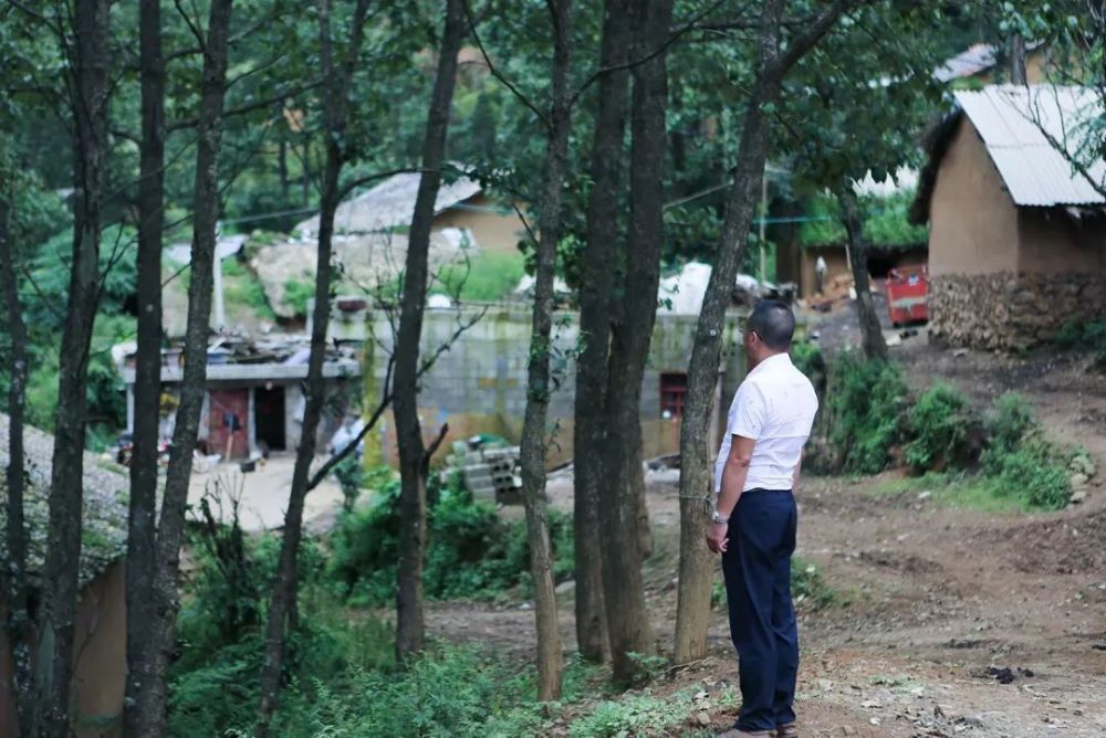 原生故事|人生如圓丨當(dāng)年拼命逃離，如今拼命趕回去